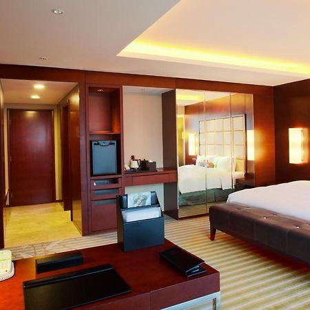Holiday Inn Yinchuan International Trade Centre, An Ihg Hotel الغرفة الصورة