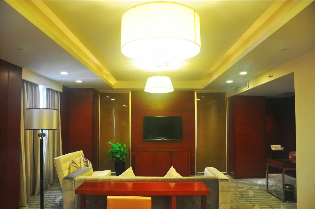 Holiday Inn Yinchuan International Trade Centre, An Ihg Hotel المظهر الخارجي الصورة