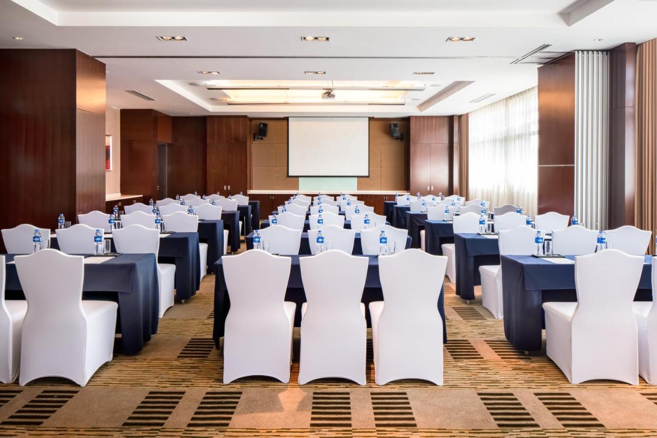 Holiday Inn Yinchuan International Trade Centre, An Ihg Hotel المظهر الخارجي الصورة