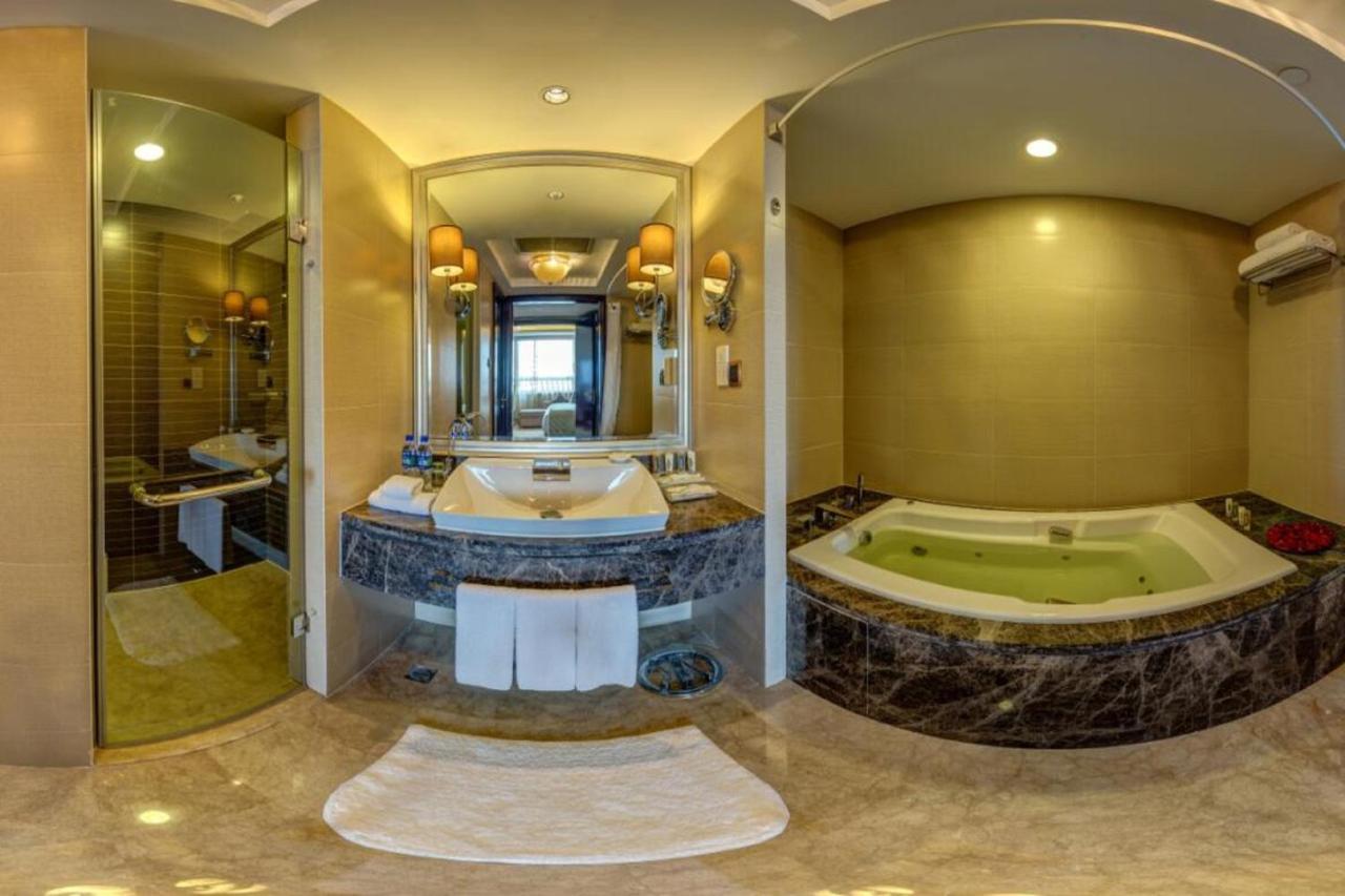 Holiday Inn Yinchuan International Trade Centre, An Ihg Hotel المظهر الخارجي الصورة