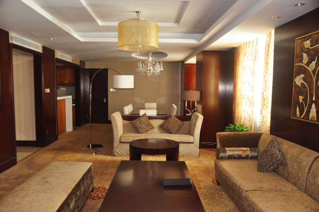 Holiday Inn Yinchuan International Trade Centre, An Ihg Hotel المظهر الخارجي الصورة