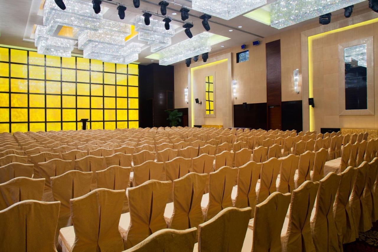 Holiday Inn Yinchuan International Trade Centre, An Ihg Hotel المظهر الخارجي الصورة